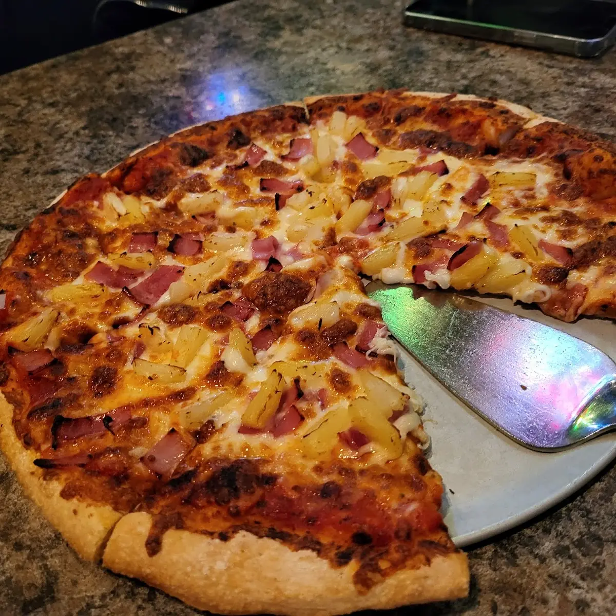 Hawaiian Pizza, Grand Central Sports
