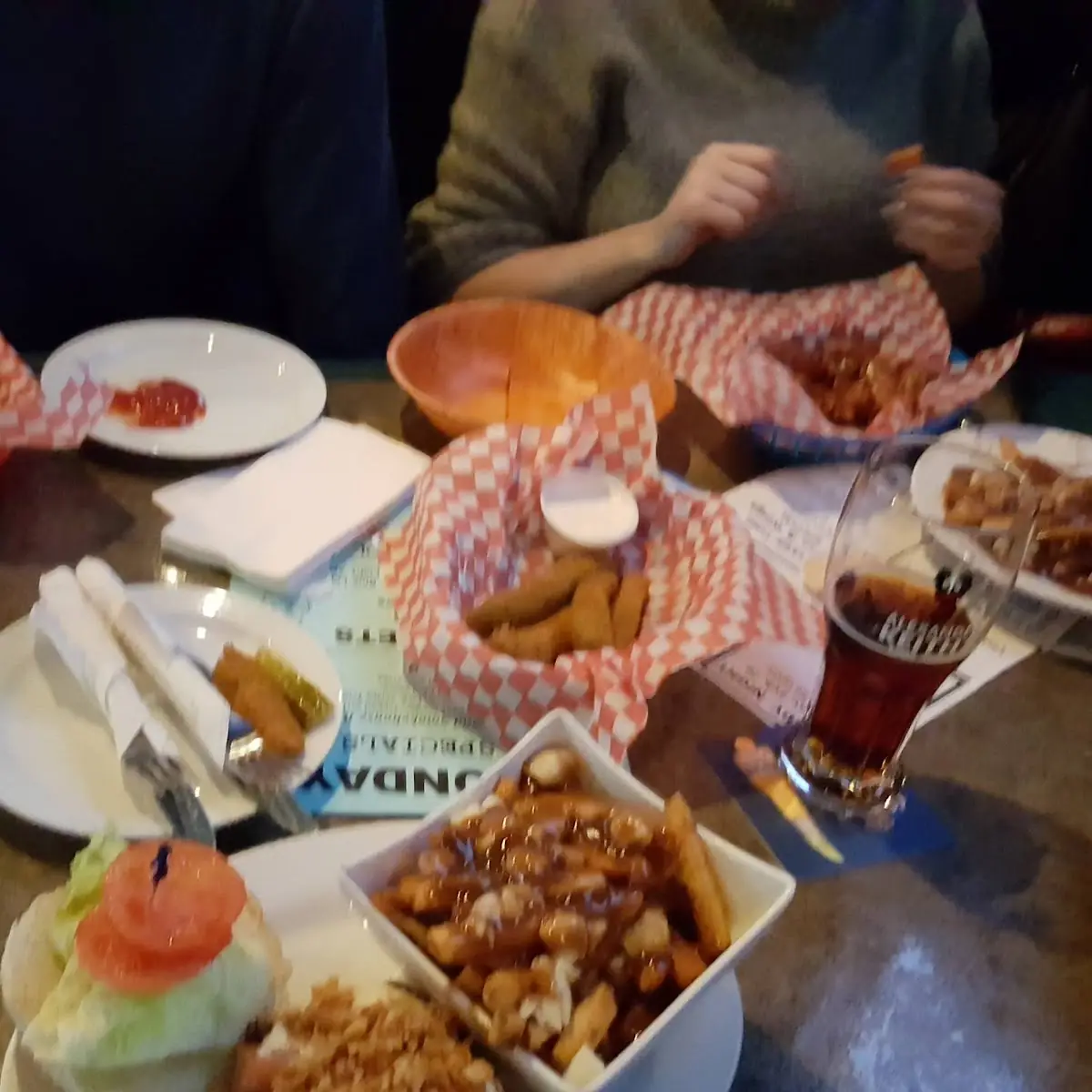 Poutine, Grand Central Sports