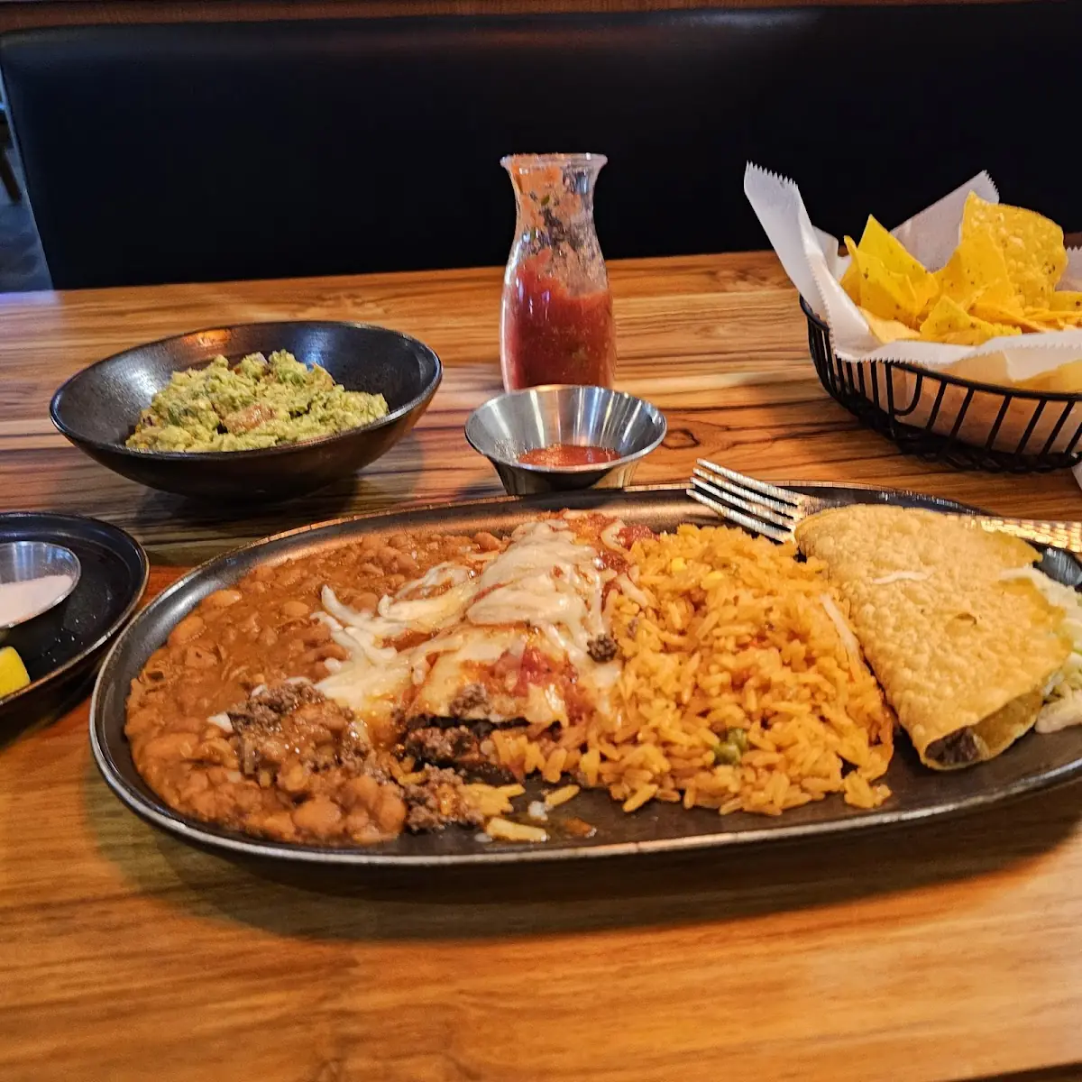 Combo 2 Beef Taco & Chicken Burrito with Cheese Sauce