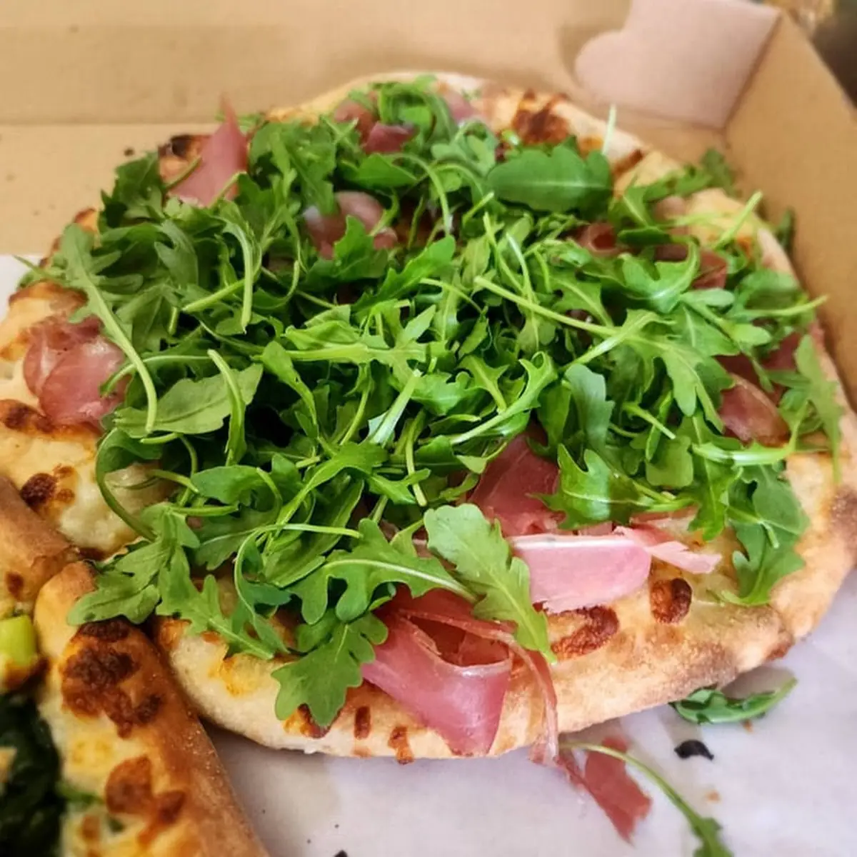 Prosciutto Arugula Pizza