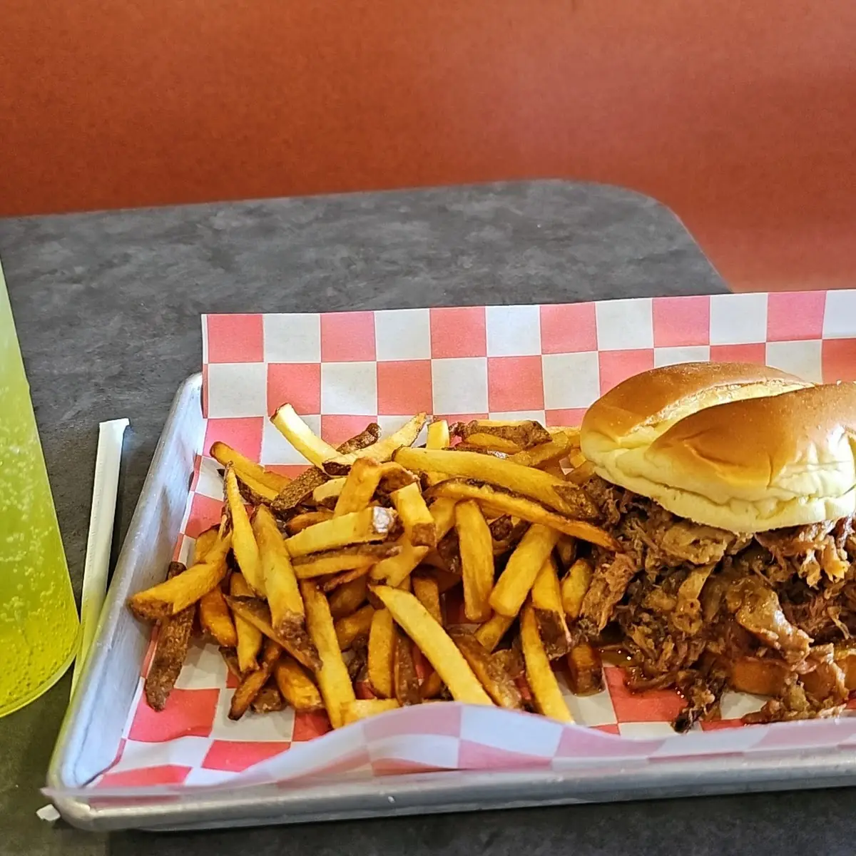 Pulled Pork Sandwich w Fries