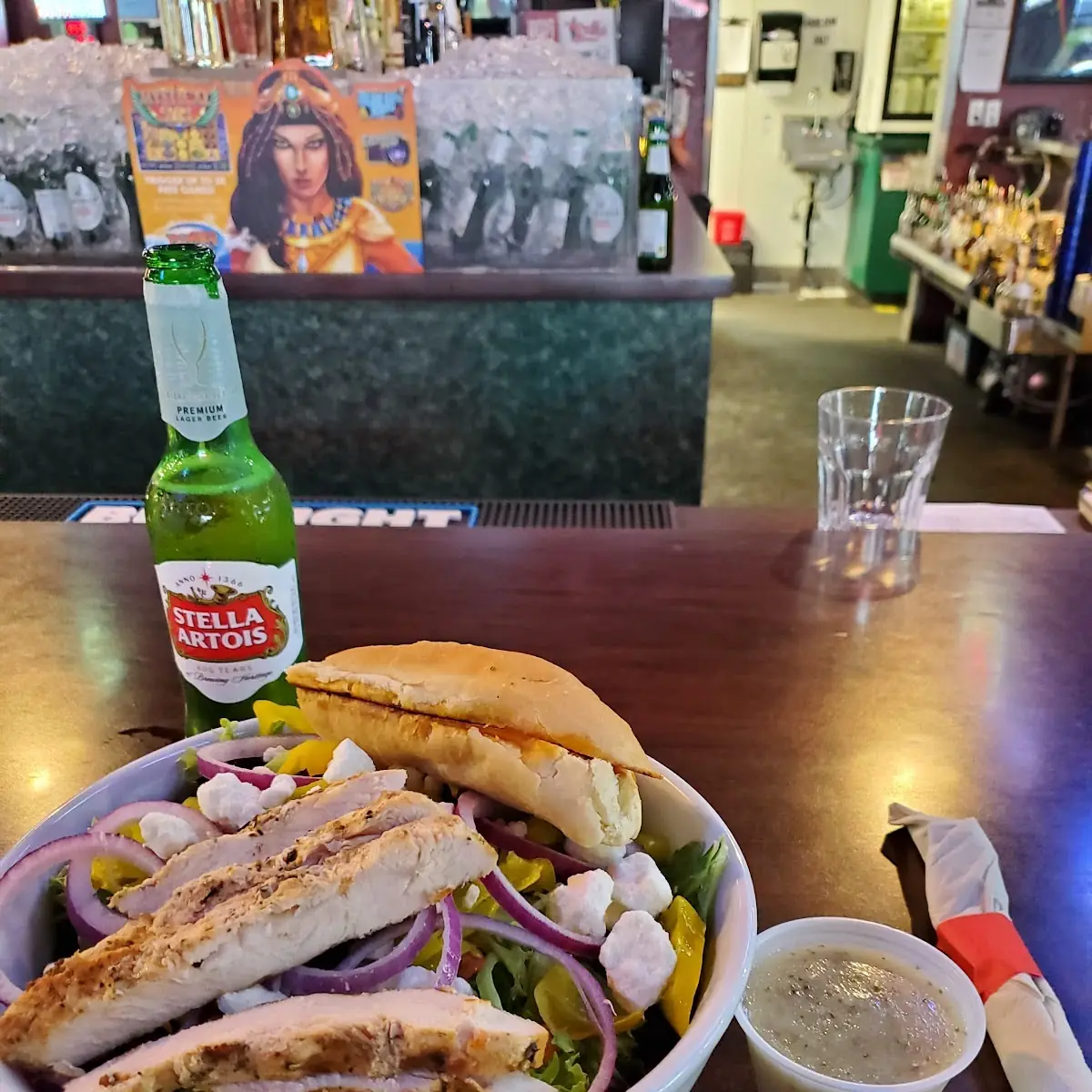 Greek Salad with Grilled Chicken