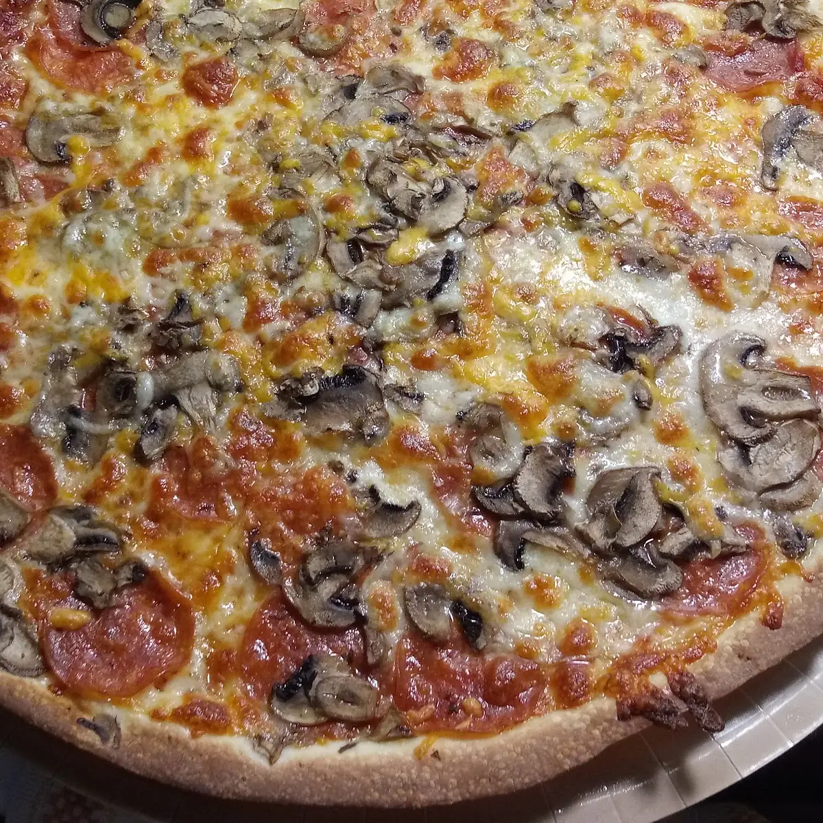 Thin Crust with Pepperoni and Mushrooms