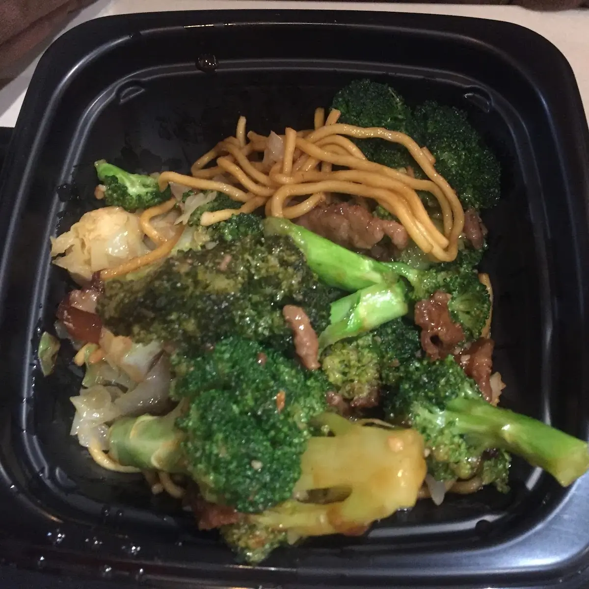 Broccoli Beef Lo Mein Noodle