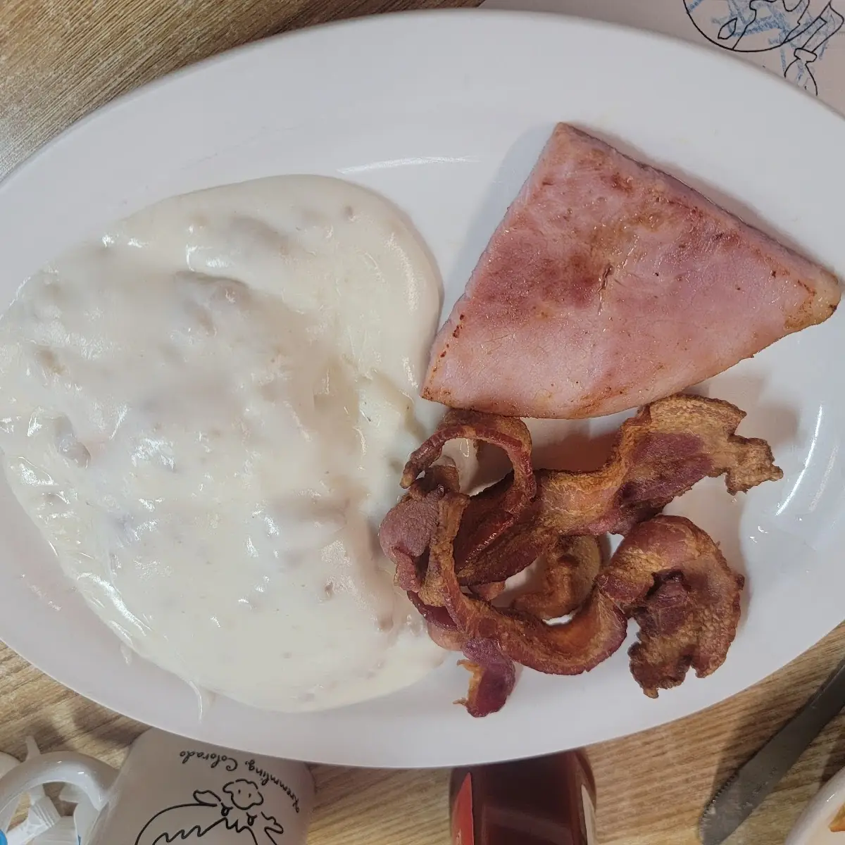 Biscuits & Sausage Gravy with Ham
