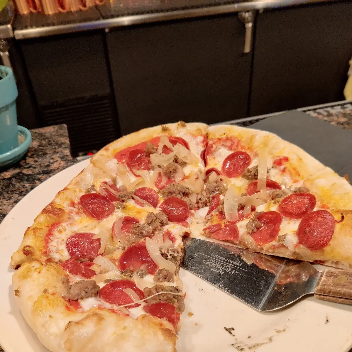 Old Faithful Pizza
