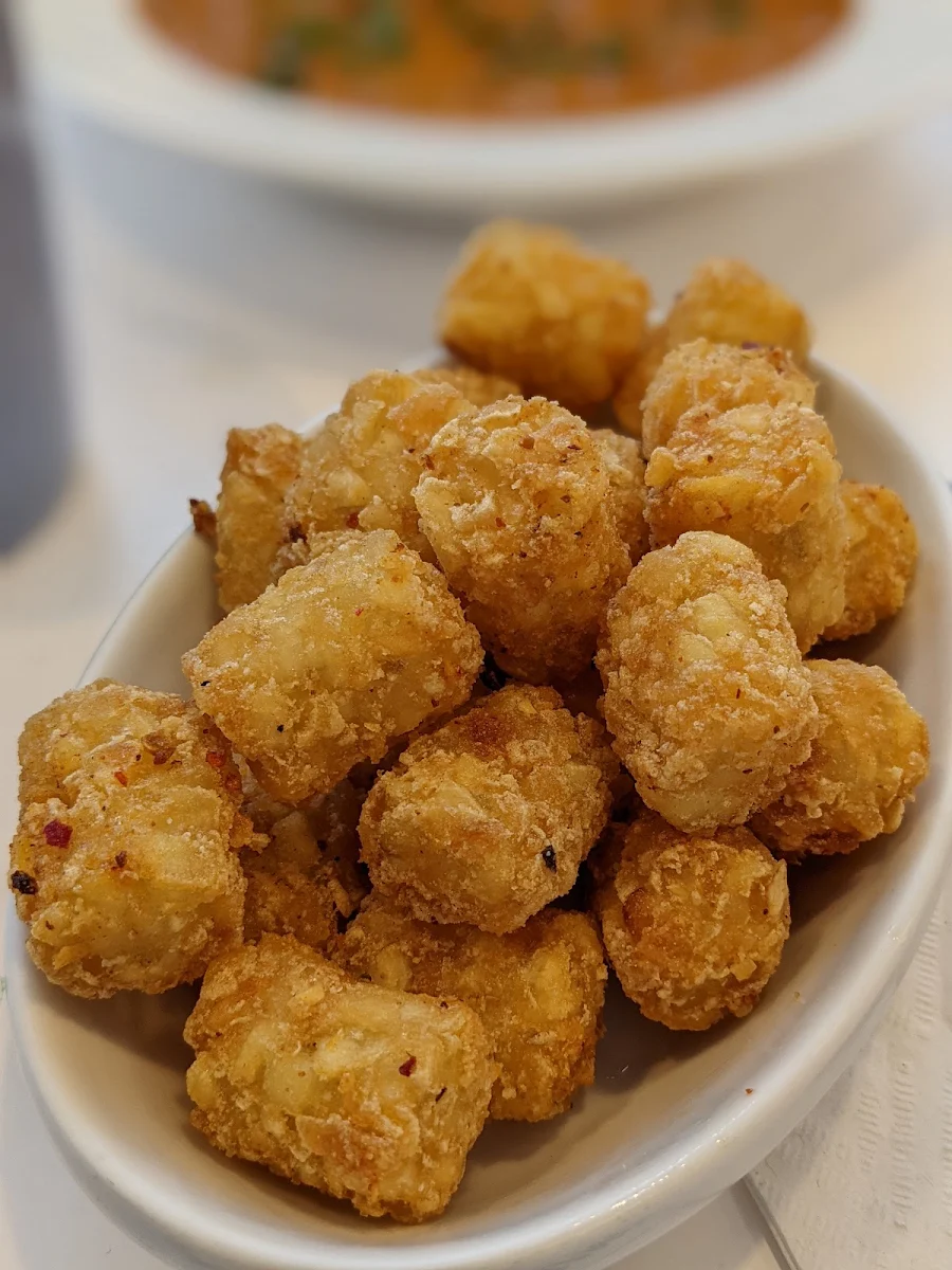Cheese Tots, Vic Social