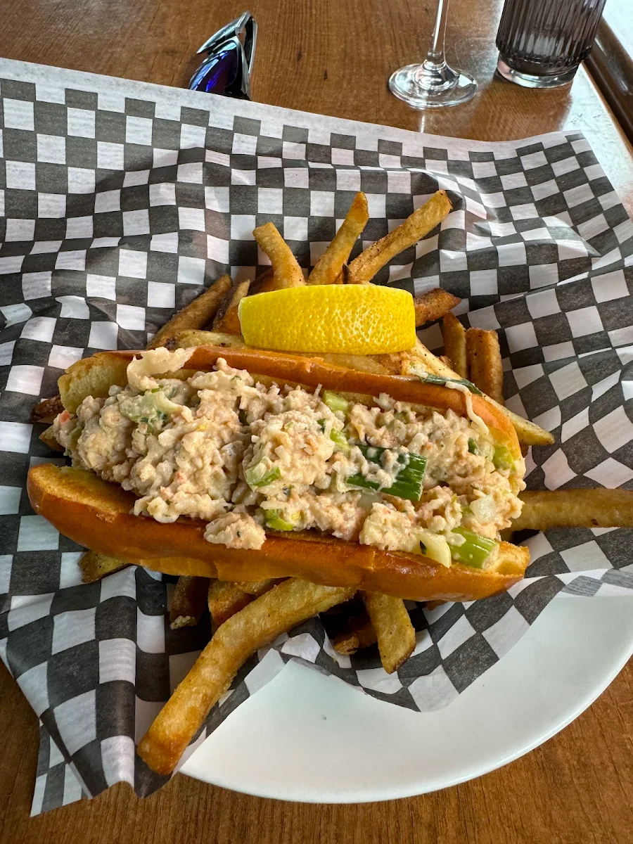 Lobster Roll, Vic Social