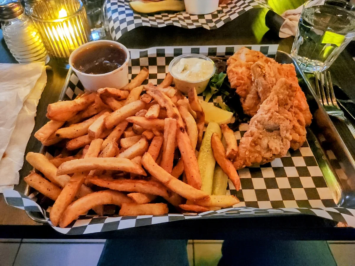 Triple Pickle Pickerel, Vic Social