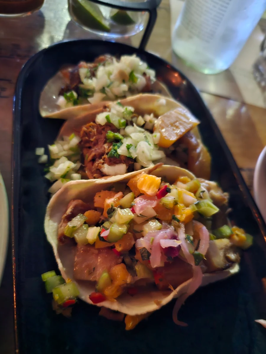 Multiple Tacos, La Cholita