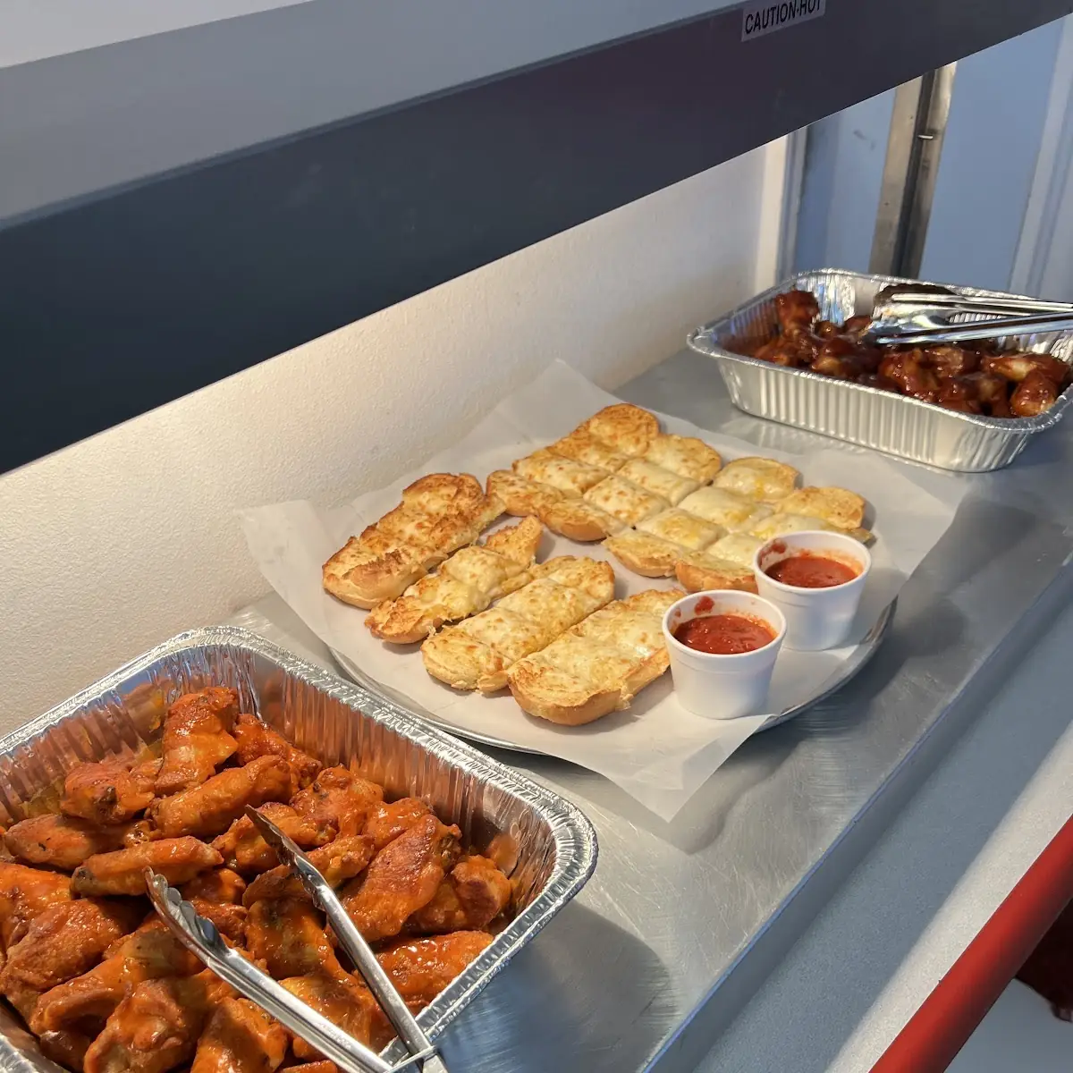 Wings & Cheesy Bread