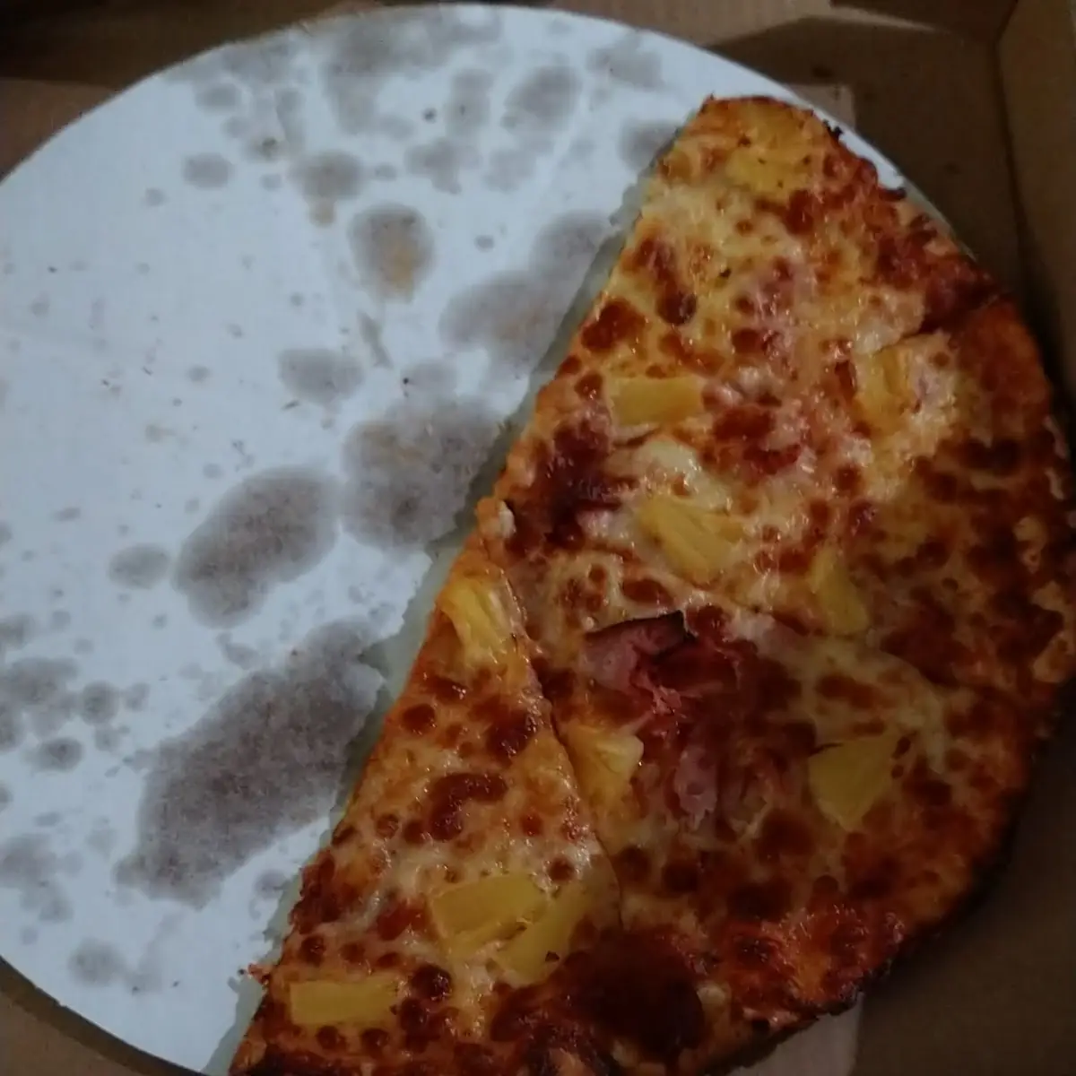 Mancino's Hawaiian Pizza