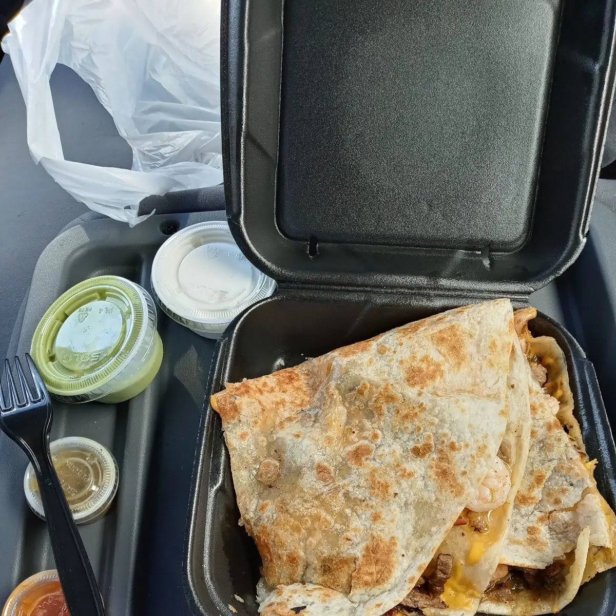Mar Y Tierra Quesadilla