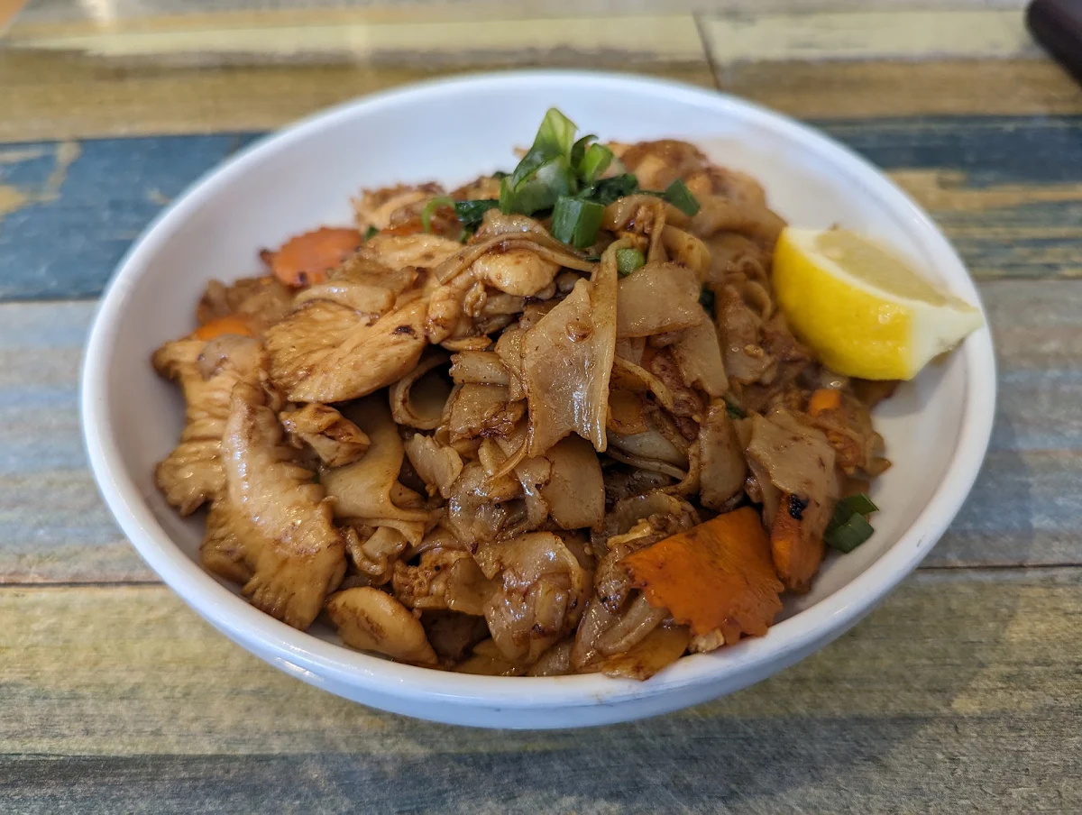 Pad See EW Chicken