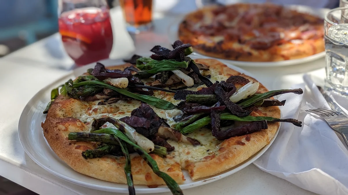Veggie Pizza, Restaurant Violet Angel
