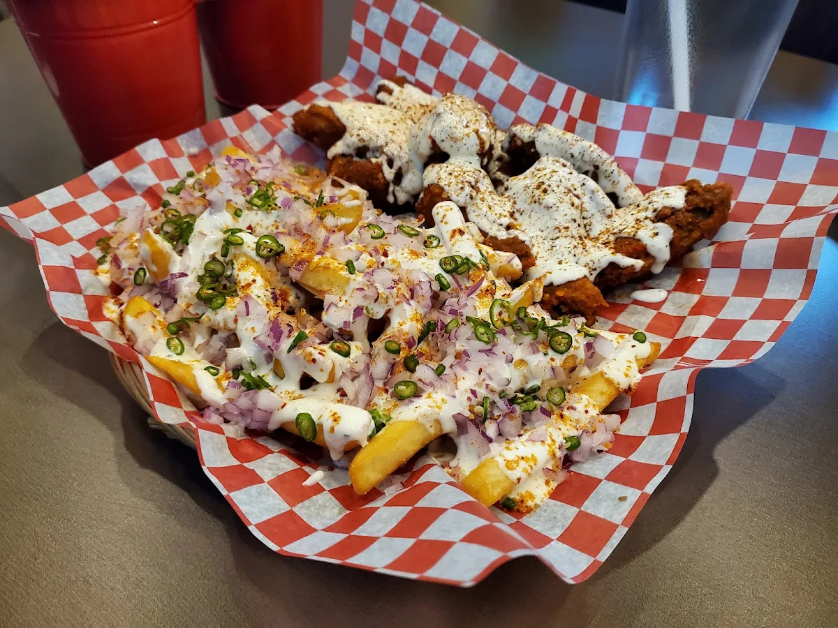 Chili Onion Fries, Wing Station