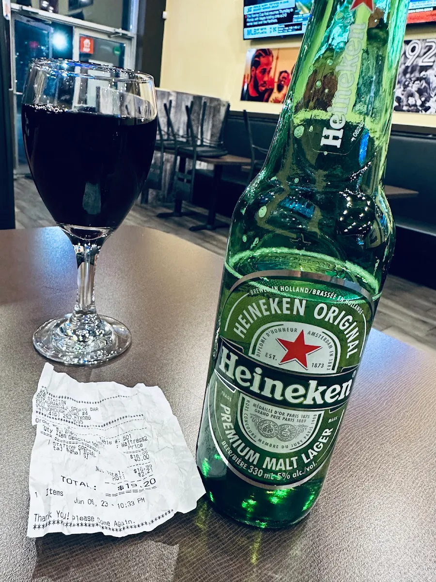 Heineken & Wine, Wing Station