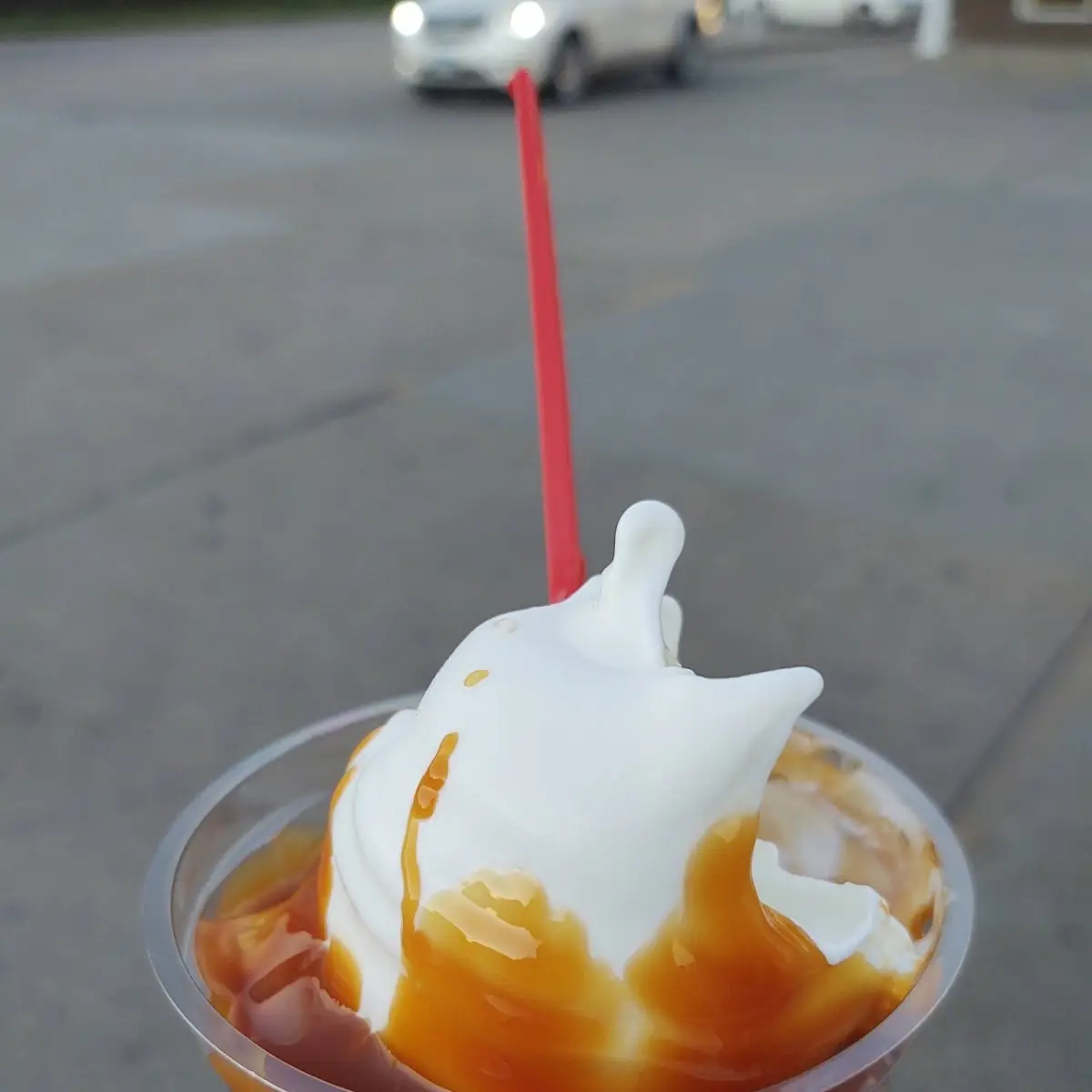 Medium Caramel Sundae