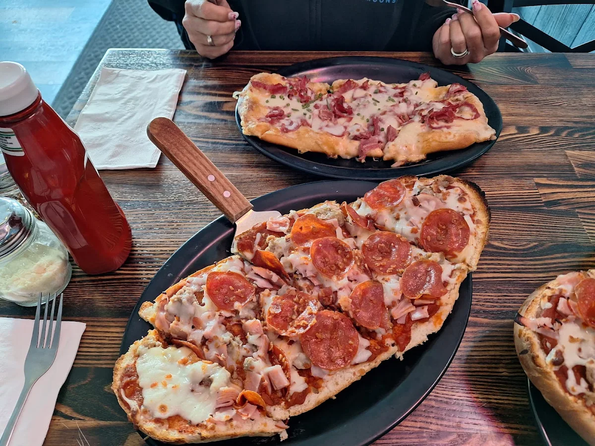 Salami Pizza