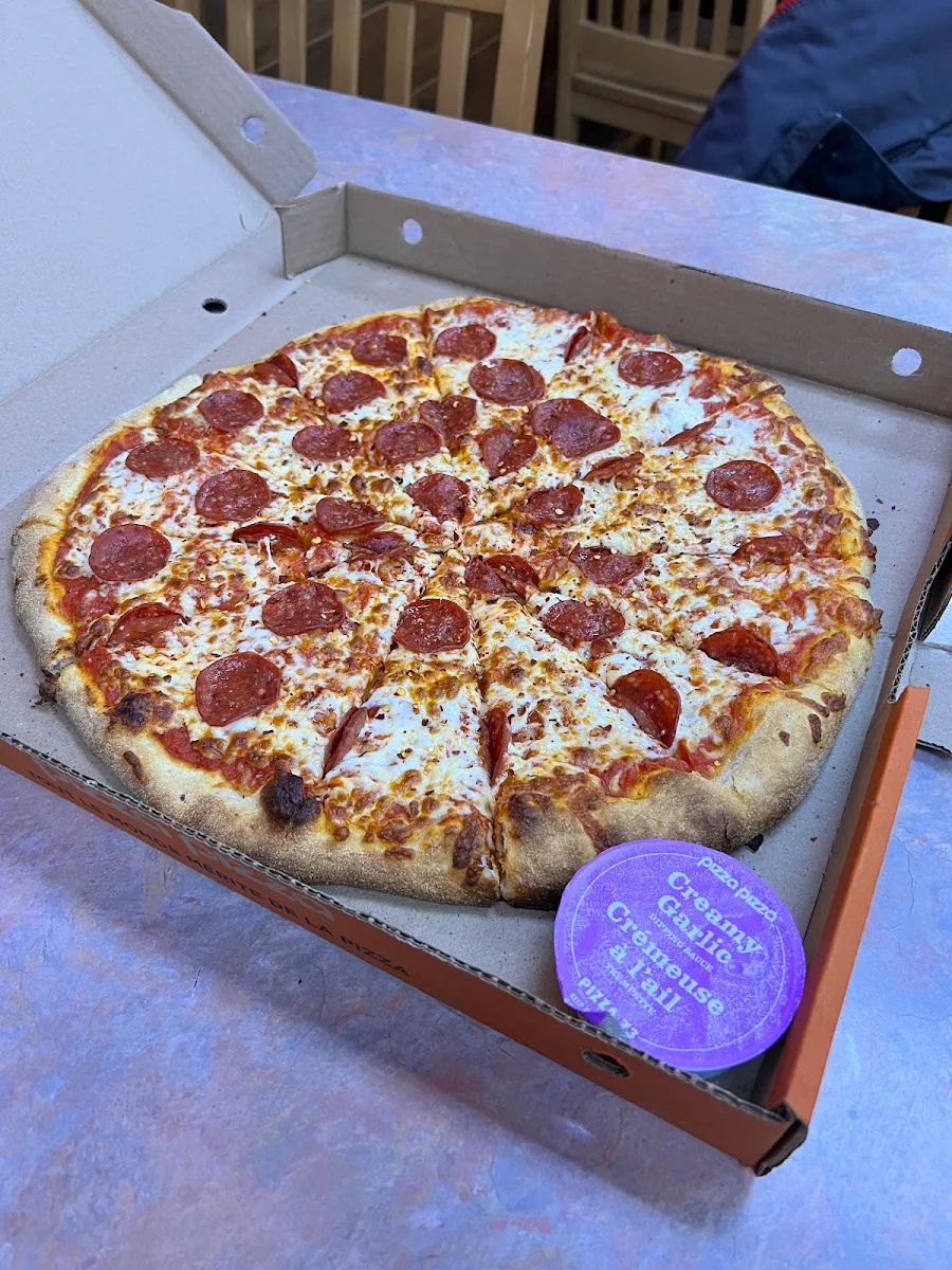 Large Pepperoni Pizza