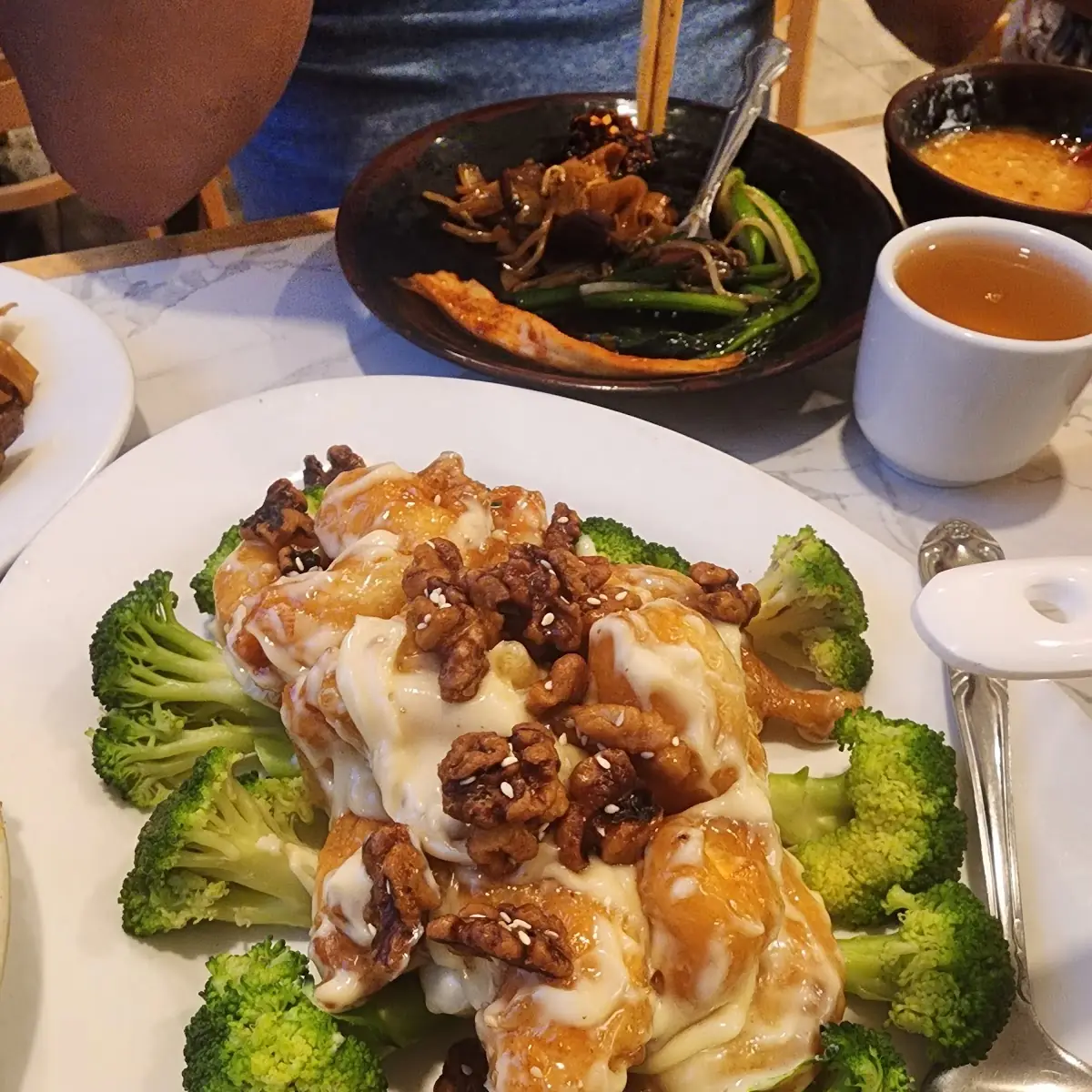 Walnut Chicken GÀ Xào Wal-Nut