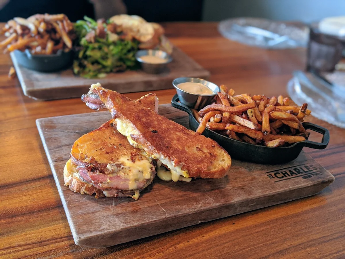 Smoked Meat Grilled Cheese, Bistro Le St-Charles