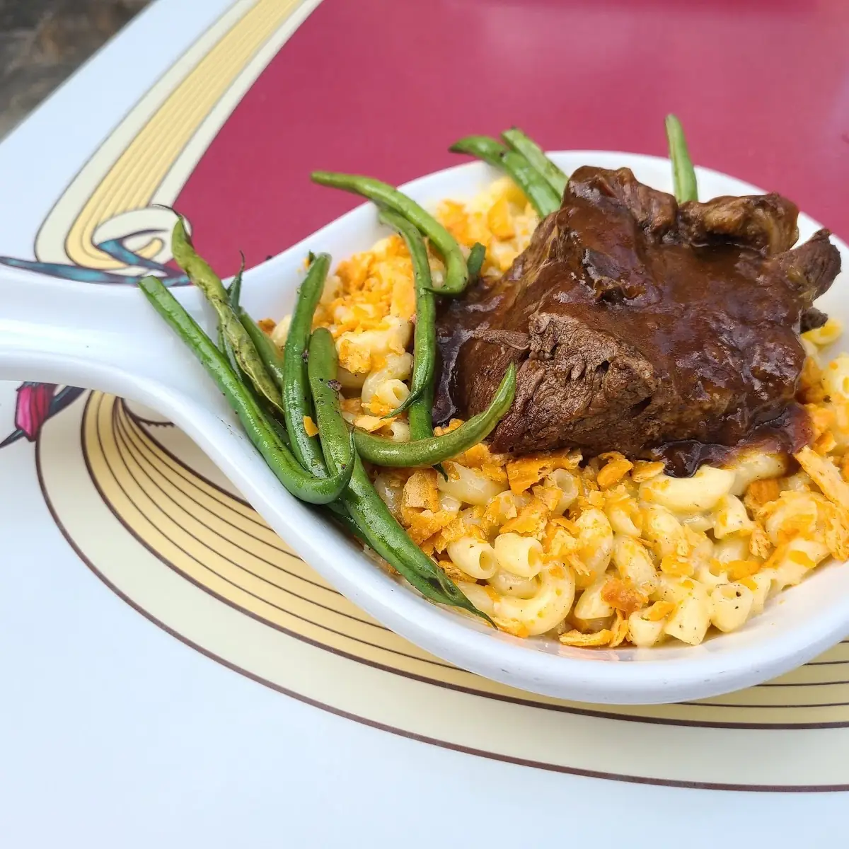 Braised Short Ribs with Macaroni & Cheese