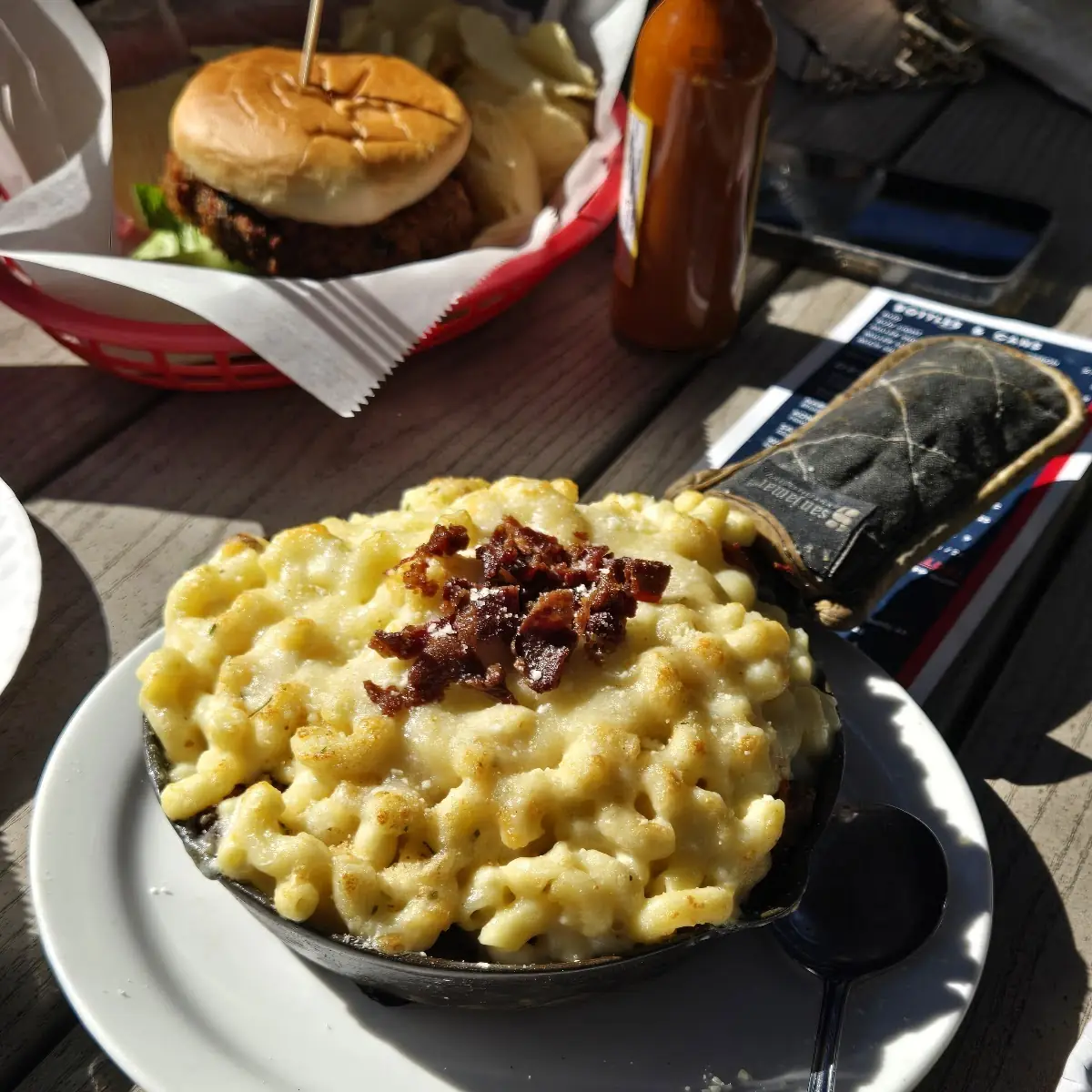 Mac N' Cheese Burger