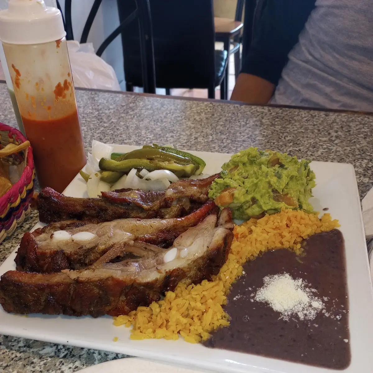 Chicharrones En Salsa