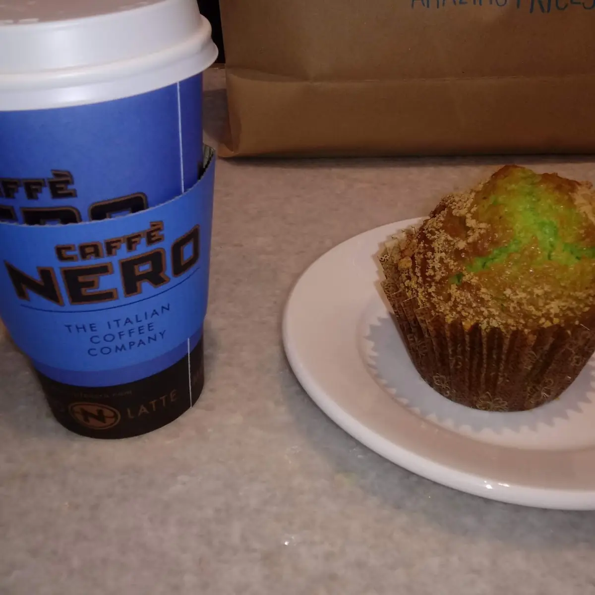 Muffins with Hot Apple Cider