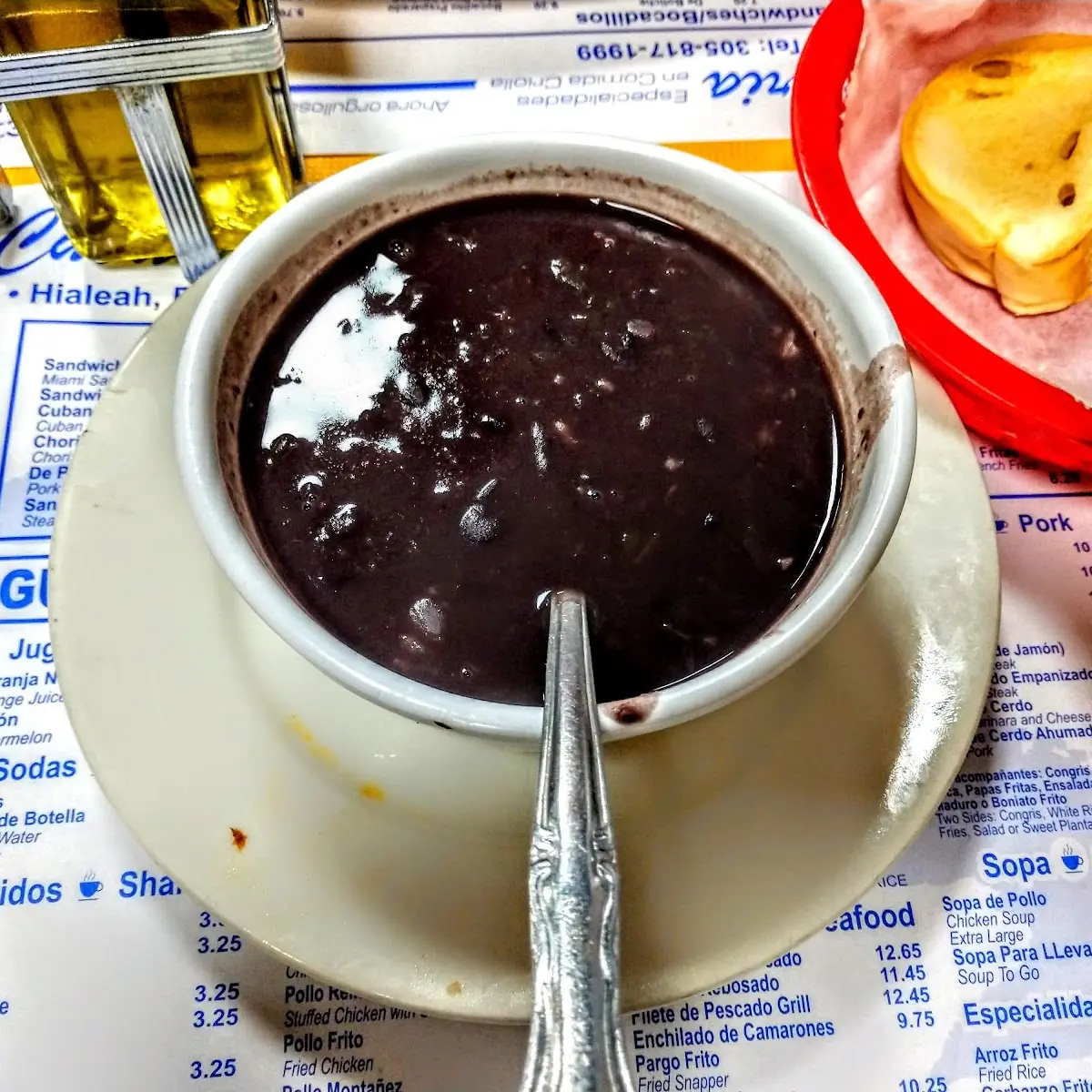 Sopa de Pollo (Chicken Soup) 16oz