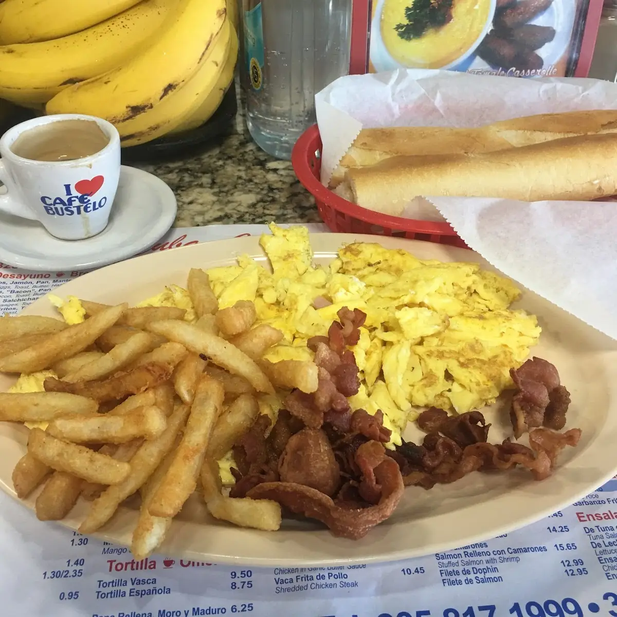 Huevos Revueltos Con Bacon Y Colada