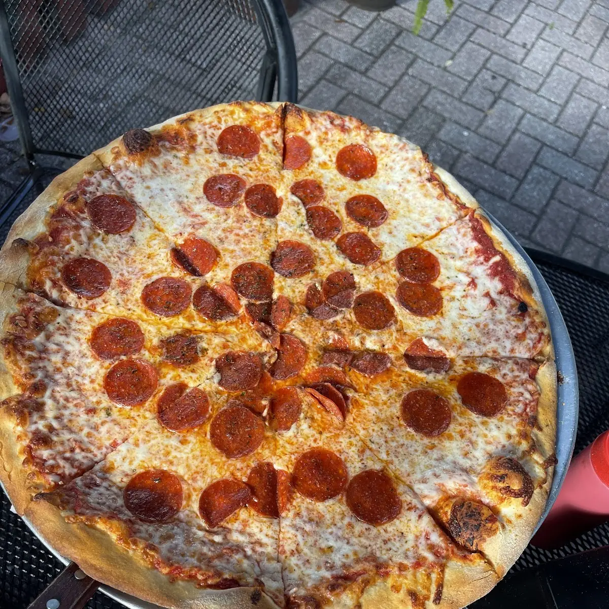 Large Pepperoni Pizza