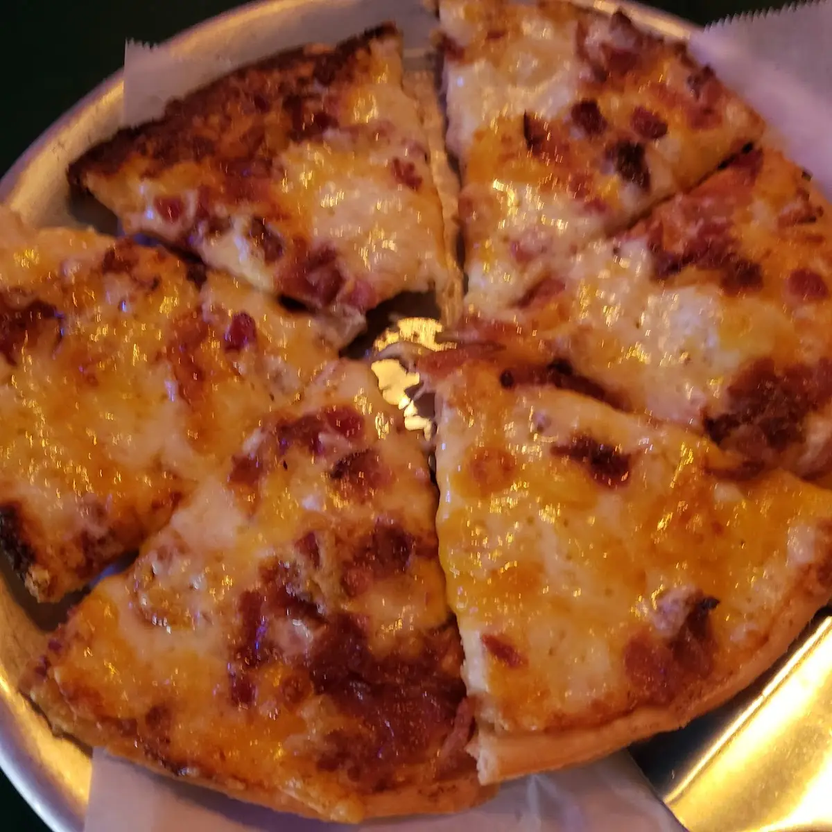 Bacon & Cheddar Pizza with Alfredo Sauce