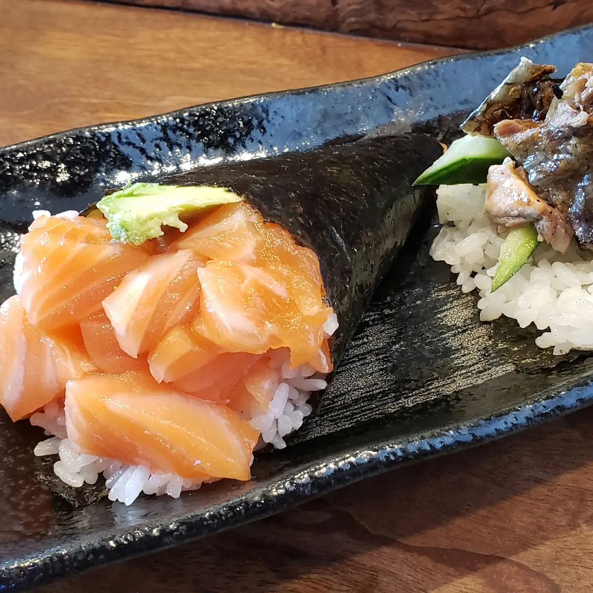 Salmon & Salmon Skin Hand Roll