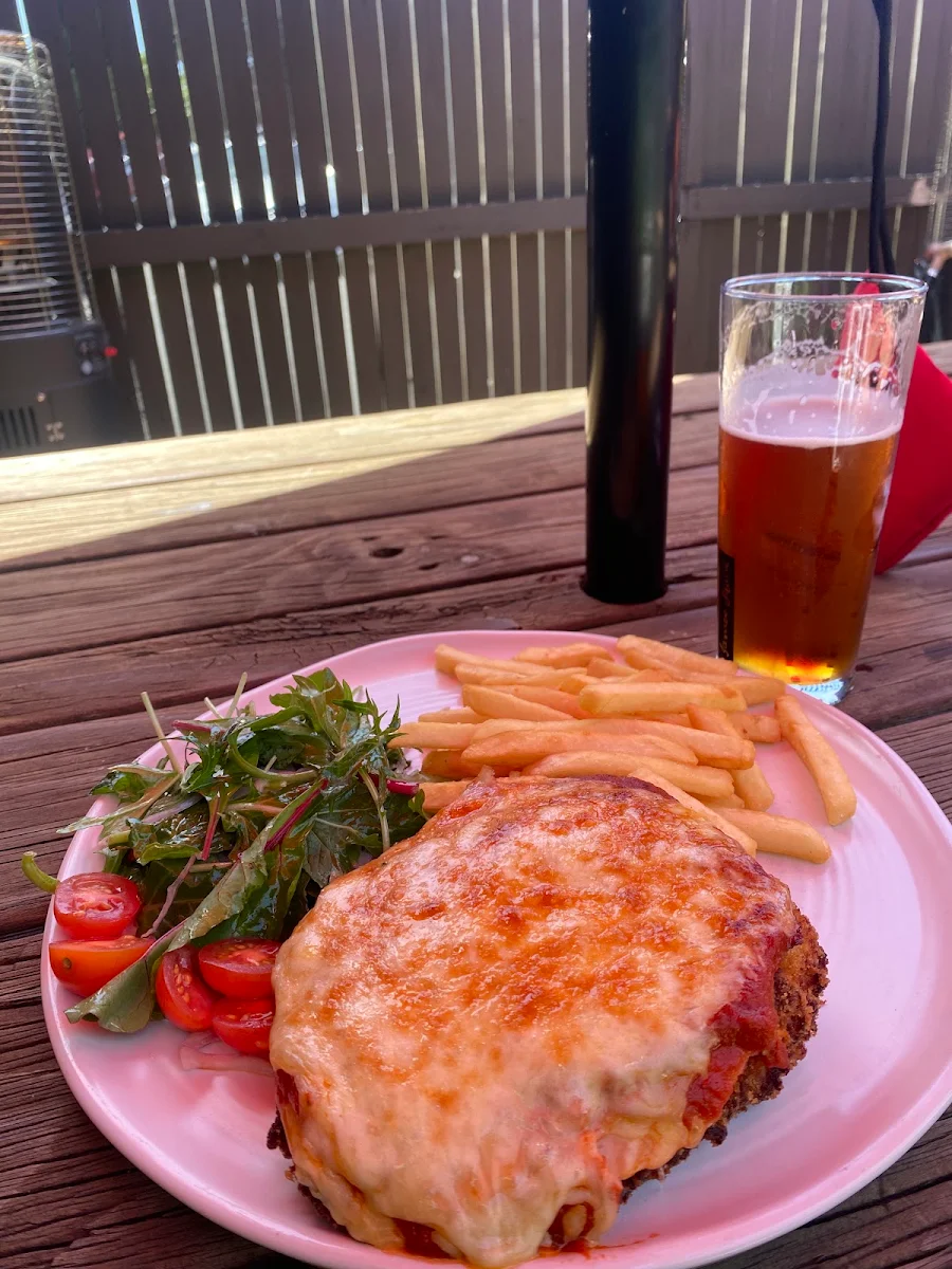 Chicken Parmigiana, Sawyers Arms Tavern