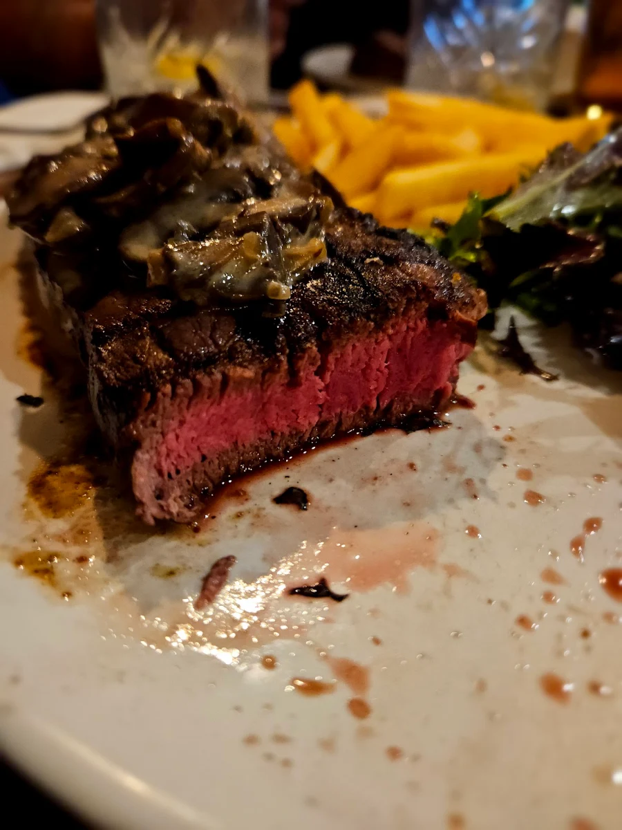 Steak & Rockford Red, Sawyers Arms Tavern