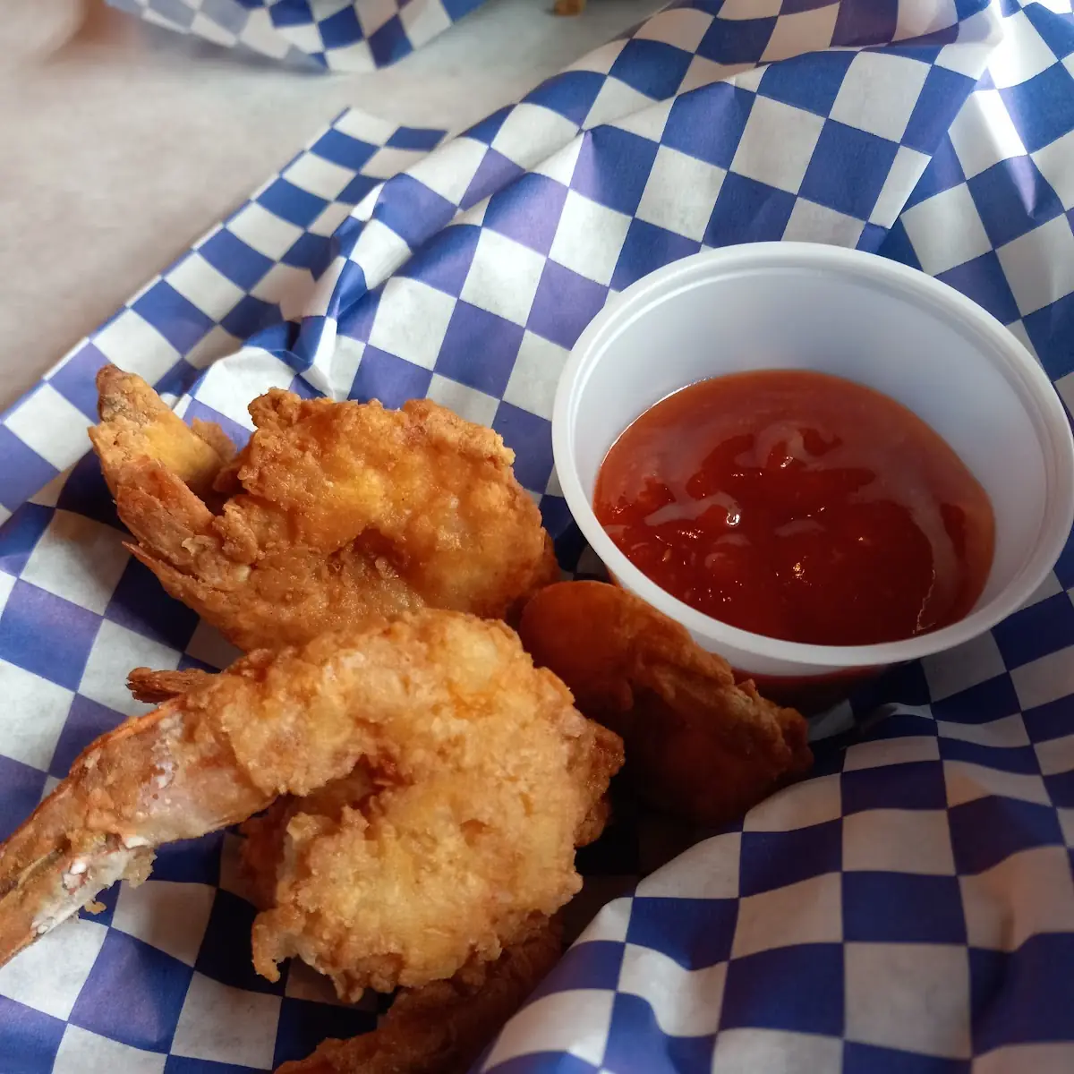 Fried shrimp sandwich