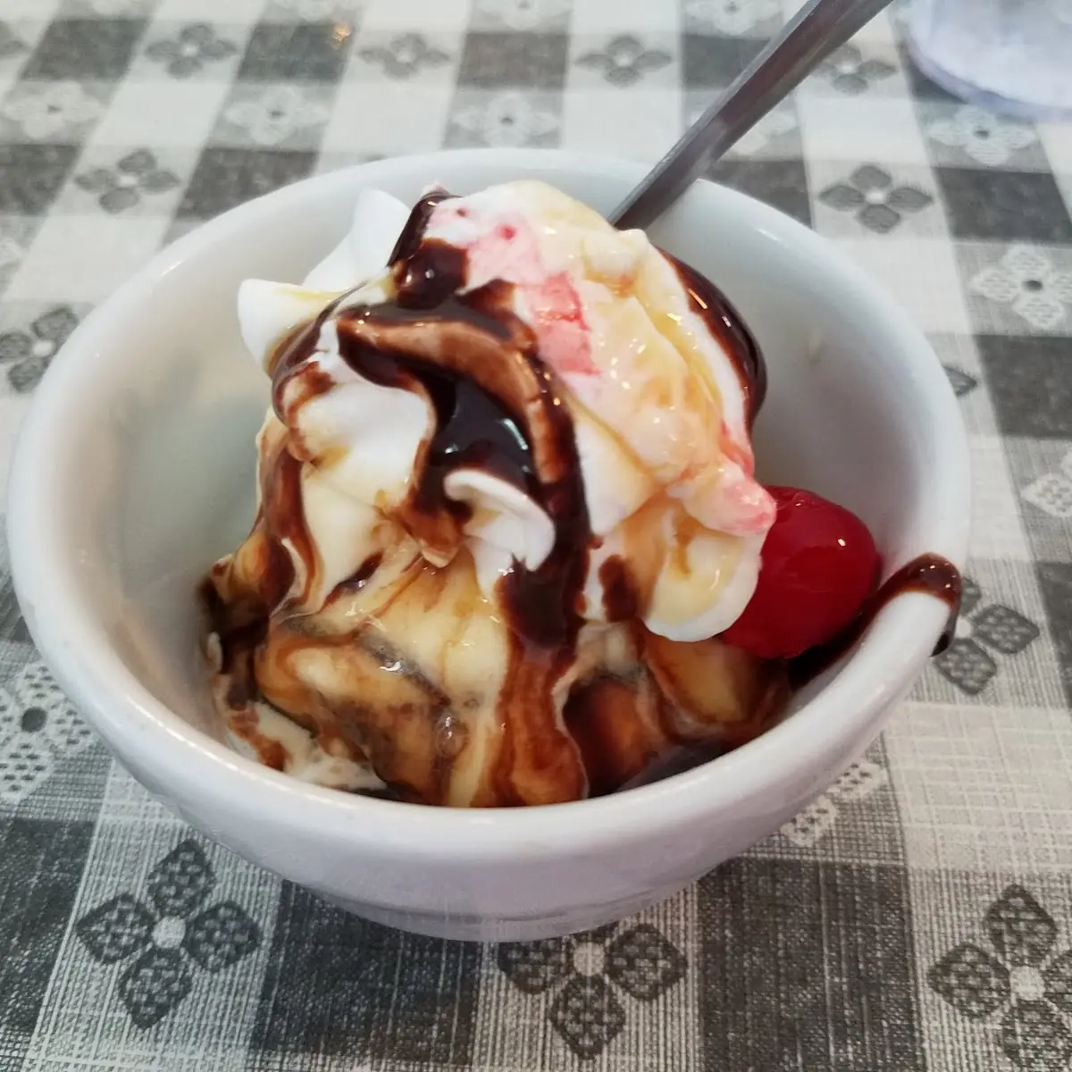 Vanilla Ice Cream Sundae