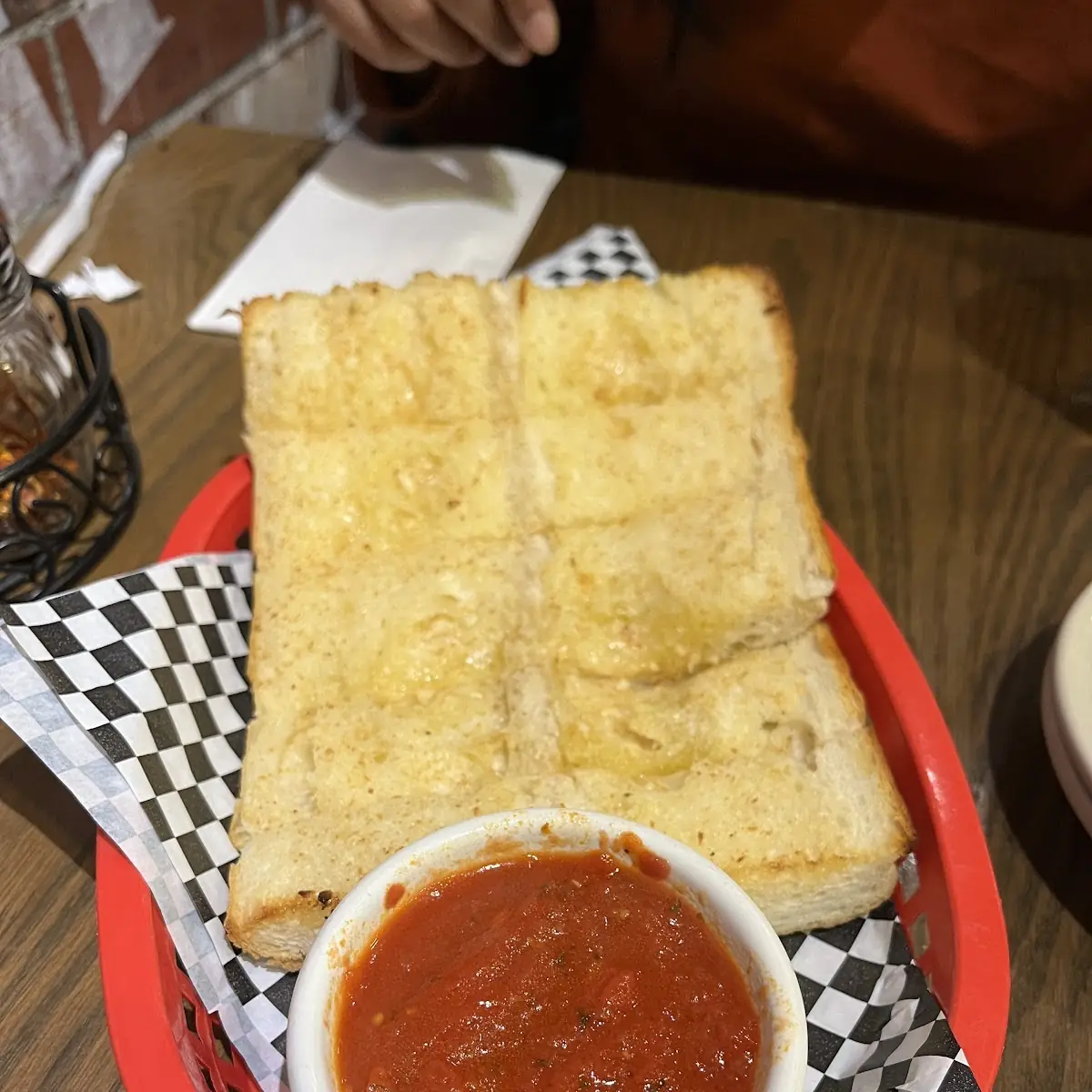 Cheesy Garlic Bread with Marinara