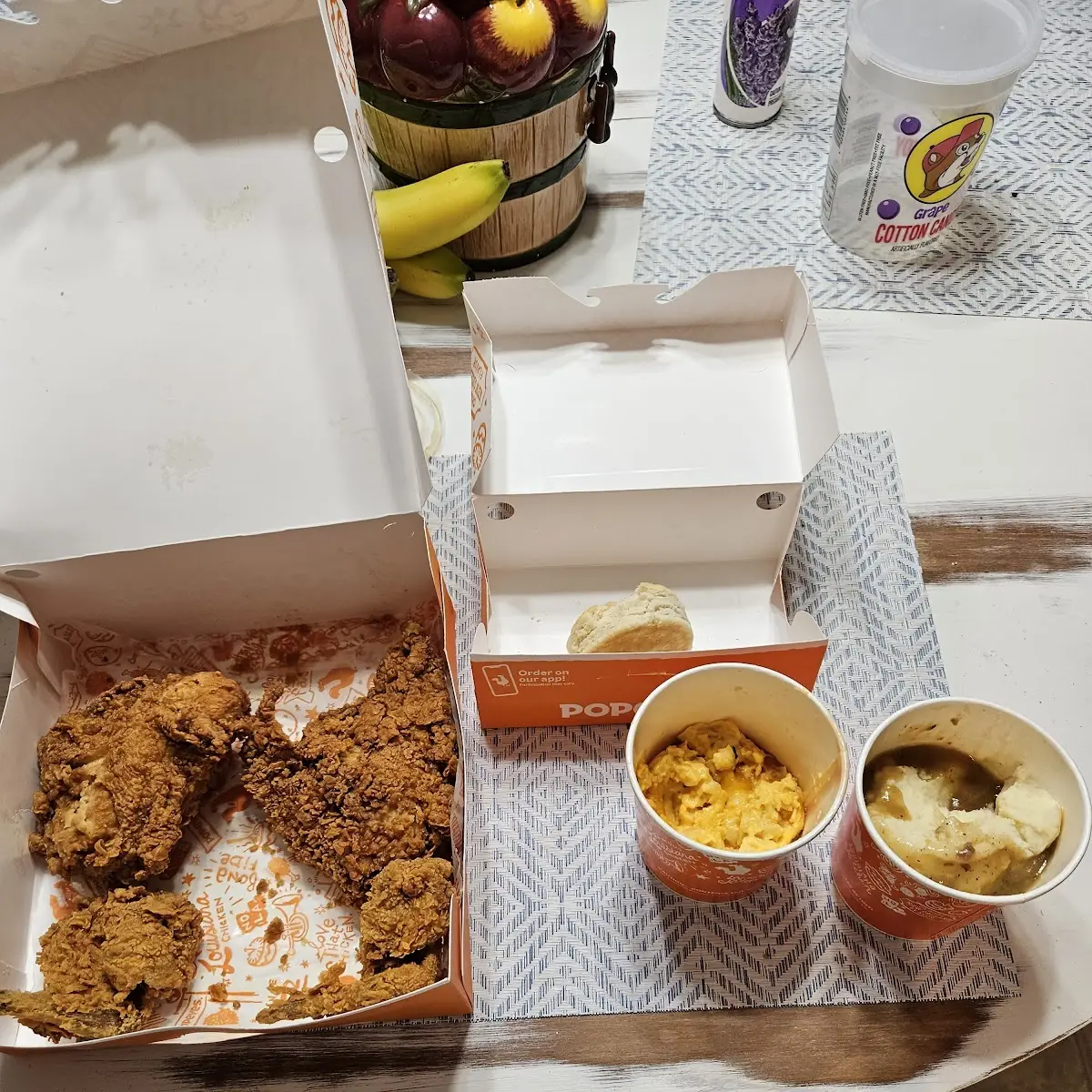 10 PC Chicken with Biscuits Mashed Potatoes with Gravy & Mac N Cheese