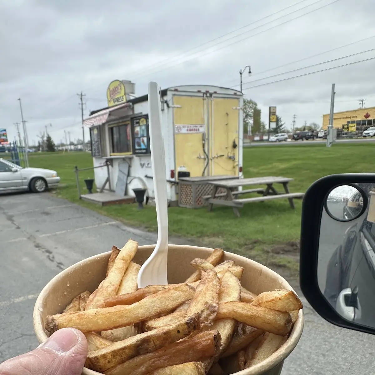 Highlights, Jasper's Express Chip Stand