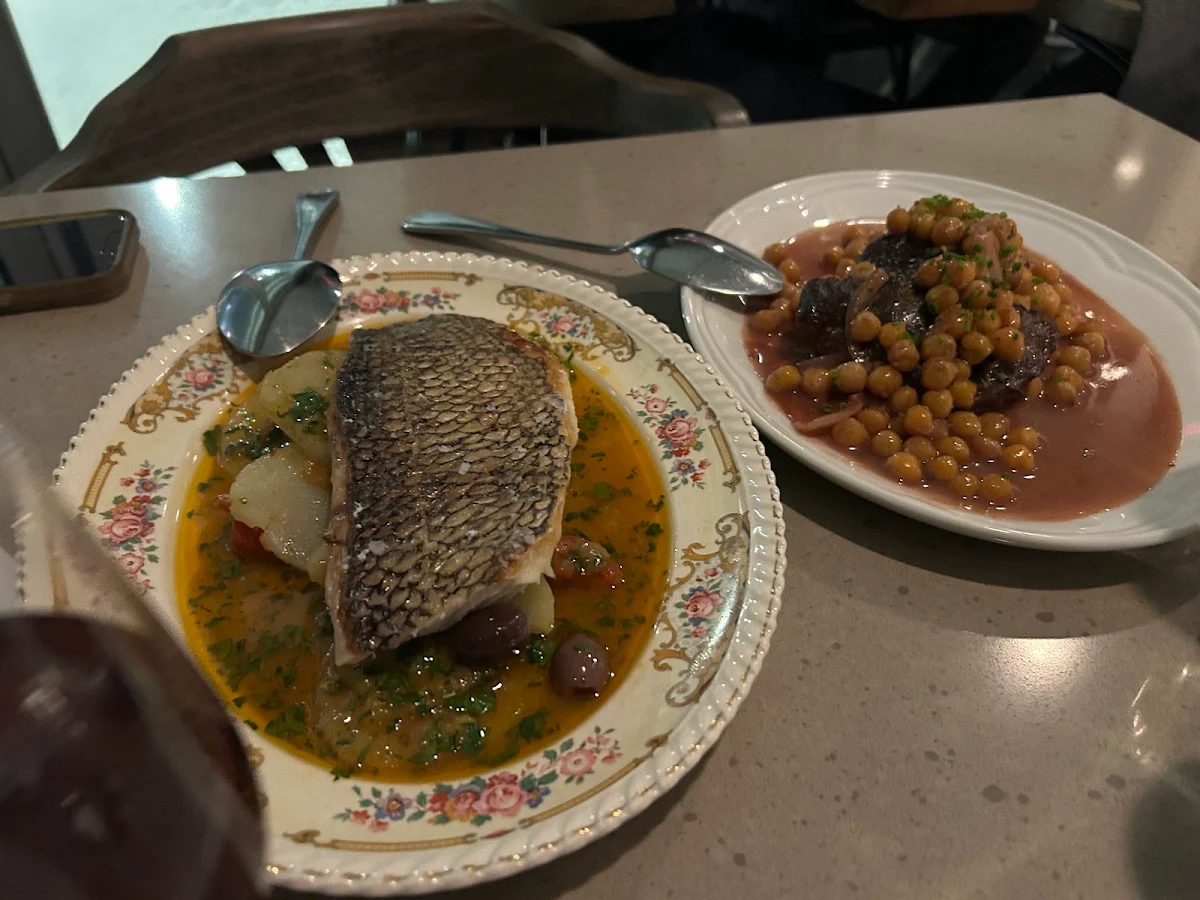 Black Bass, Leila