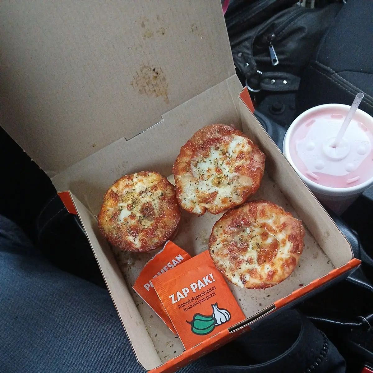 Pepperoni Pizza Puffs