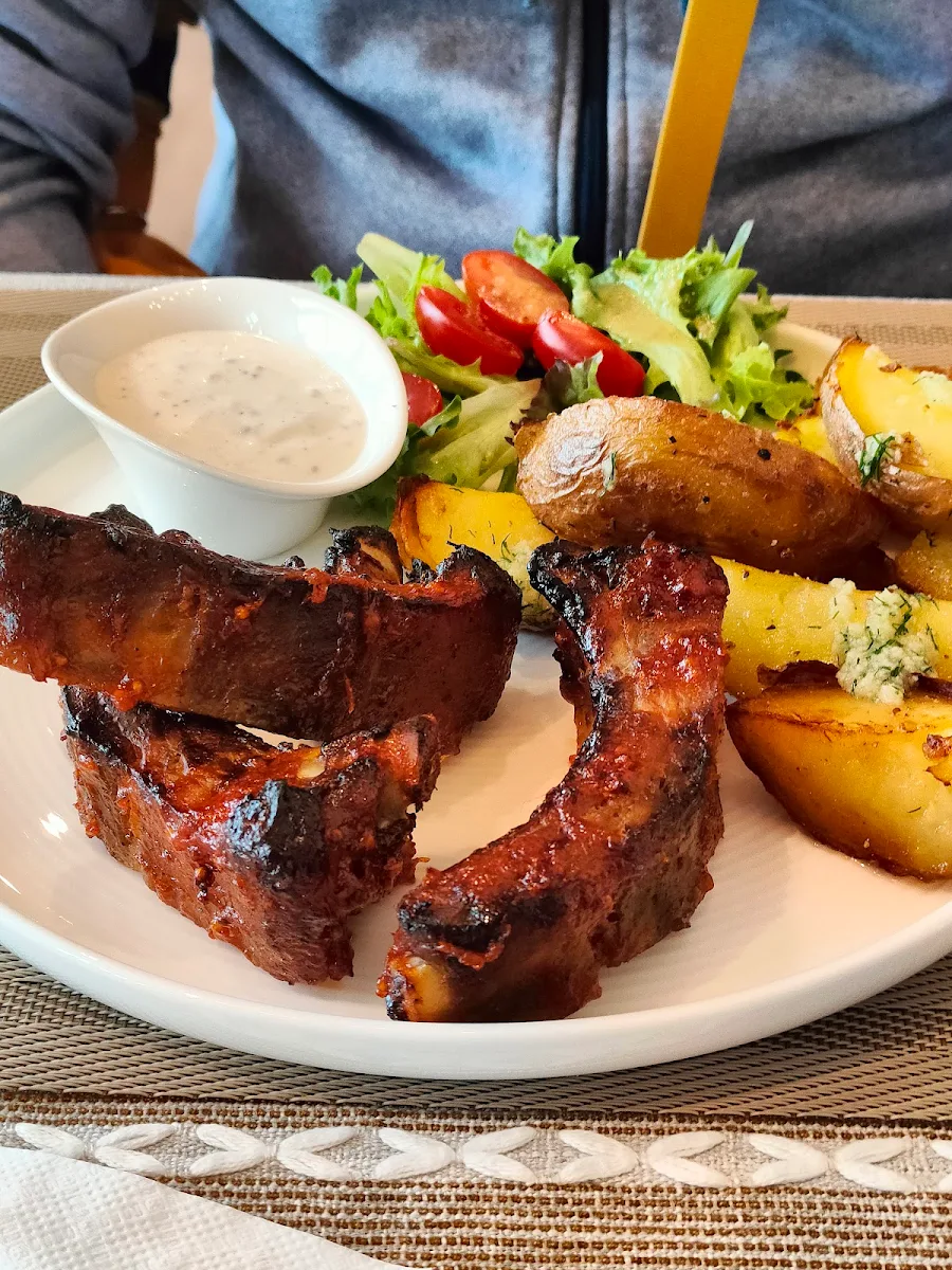 Ribs with Country Style Potatoes