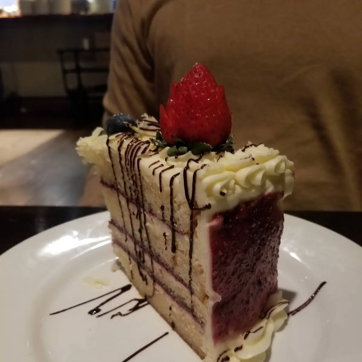 White Chocolate Raspberry Cake