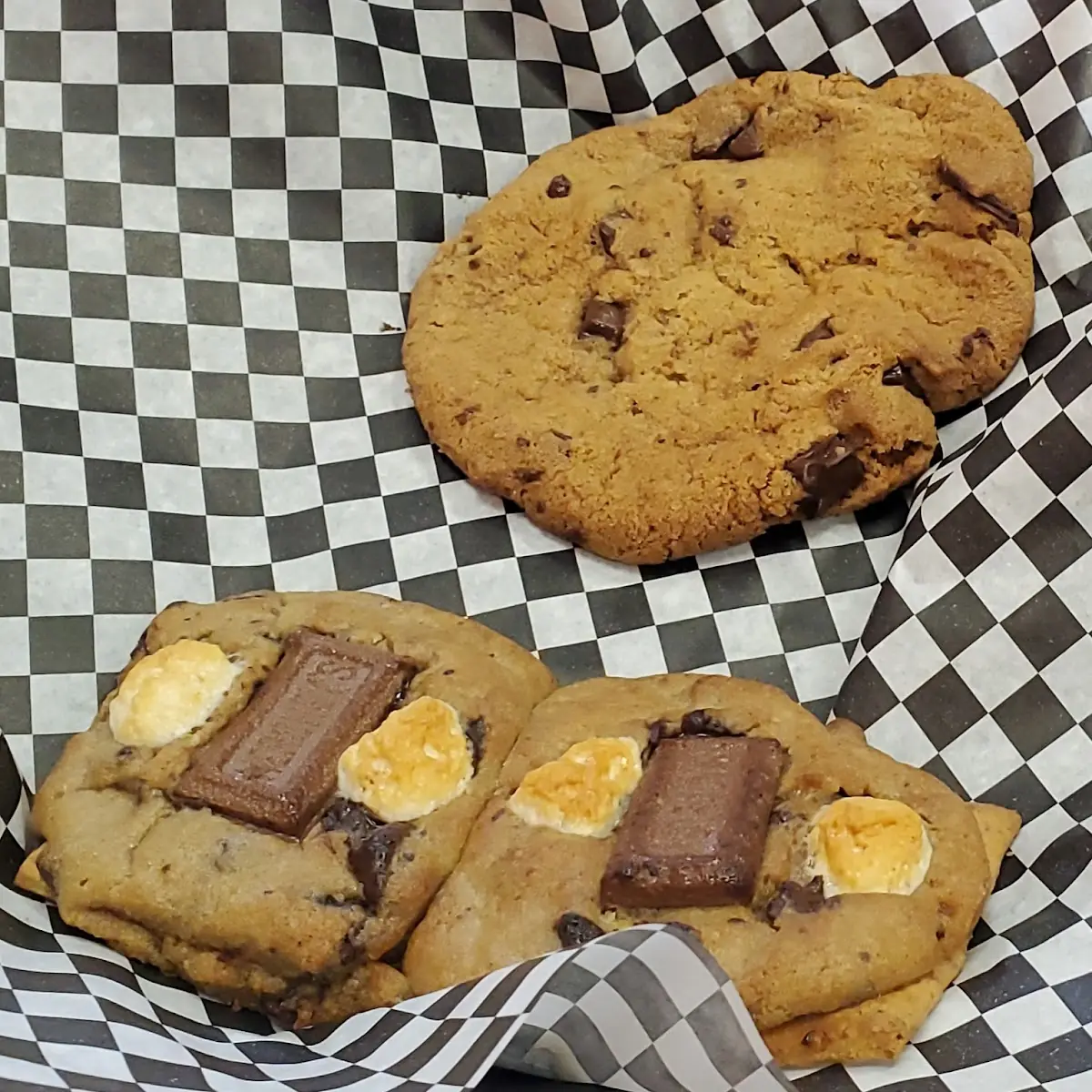 Chocolate Chip Cookie Smore Cookie