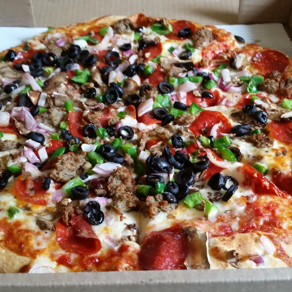 Deluxe Pizza