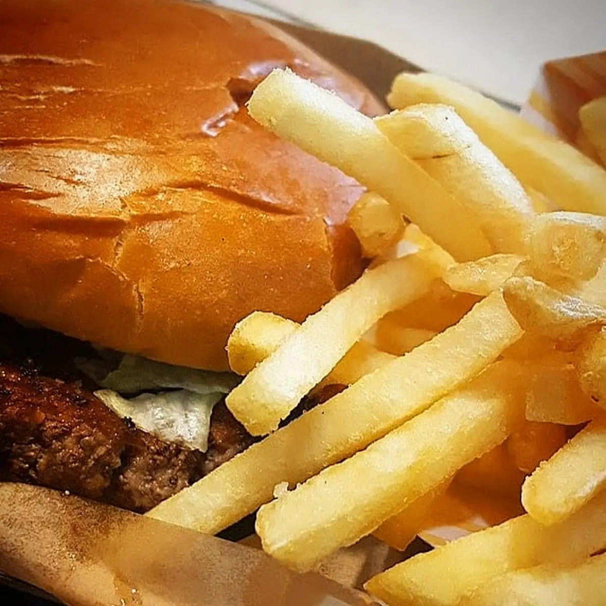 Garlic White Cheddar Burger