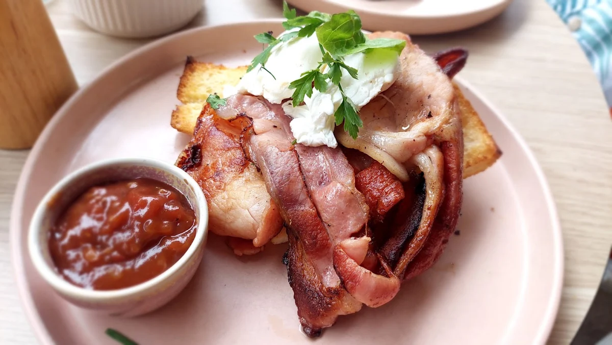 Bacon and Eggs, Poppies Southbank